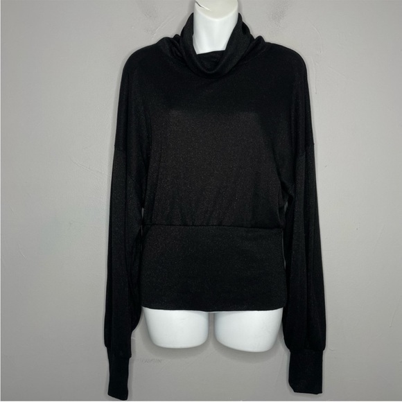 Free People Black Metallic Glam Drop Shoulder Turtleneck Shirt/Sweater Sz M - Picture 3 of 9